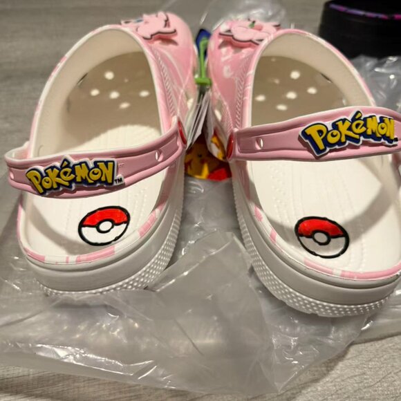 Pokémon x Crocs Classic Clog Jigglypuff - Picture 5 of 5